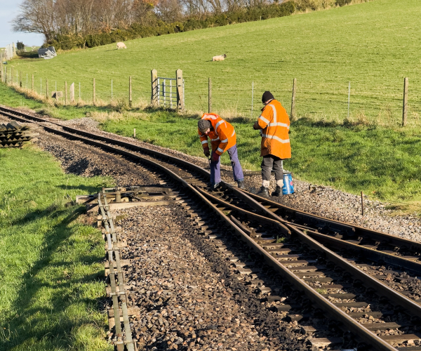 Oiling pointwork at Killington Lane