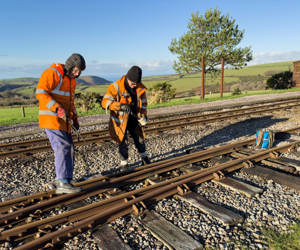 Oiling pointwork at Killington Lane